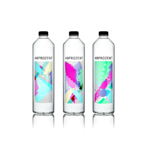 Drei Flaschen mit Designer Etikett